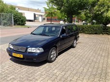 Volvo V70 - 2.5 D Comfort BIJTELLINGSVRIENDELIJKGARBADGERUN