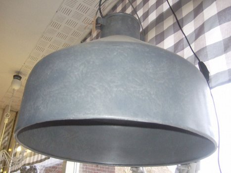 Industriele grijze hanglamp - 3