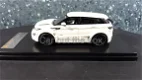 Land Rover Evoque custom Onyx 2012 wit 1:43 Ixo premium X V225 - 1 - Thumbnail