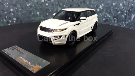 Land Rover Evoque custom Onyx 2012 wit 1:43 Ixo premium X V225 - 2