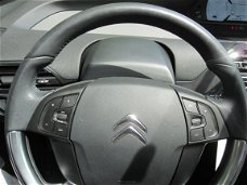 Citroën C4 Picasso - 1.2 PureTech Selection Navigatie, Parkeersensoren, Cruise controle