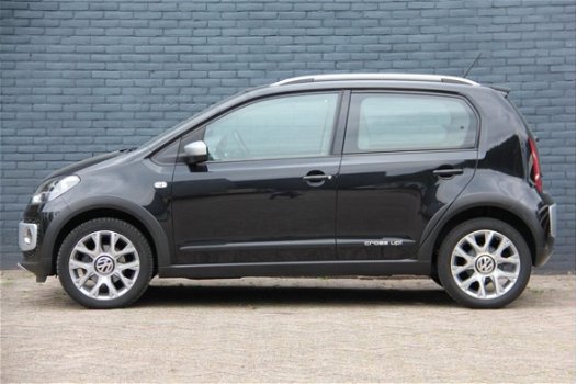 Volkswagen Up! - 1.0 cross up BlueMotion I INCL. € 695, 00 AFL.KOSTEN + BOVAG GARANTIE - 1