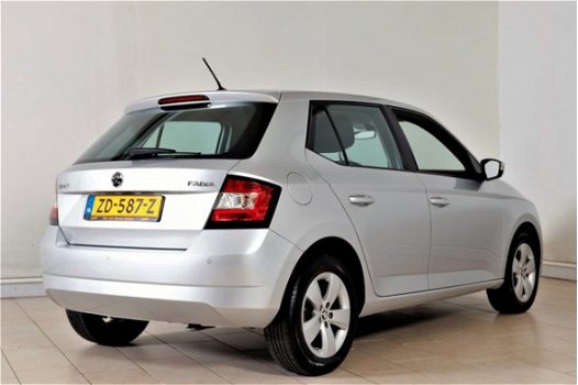 Skoda Fabia - 1.2 TSI 110PK STYLE AUT. 5-DRS ECC CRUISE BLUETOOTH PDC LMV15 BTW 1e EIGENAAR - 1