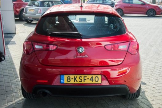 Alfa Romeo Giulietta - 1.4 16v Multi Air 170pk TCT Distinctive Rosso Competizionne Spor - 1