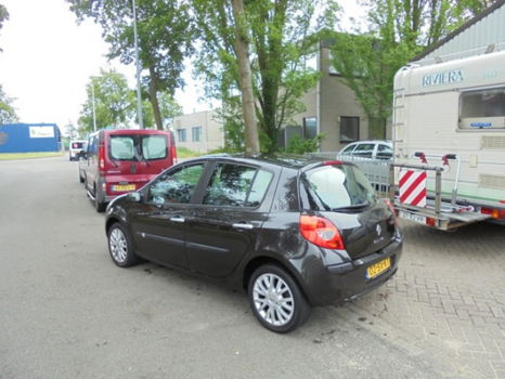 Renault Clio - 1.4-16V Dynamique Luxe 5DRS airco enz - 1