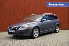 Volvo V70 - 2.5 FT-231PK-Summum-Aut-Leer-Trekhaak-17inch