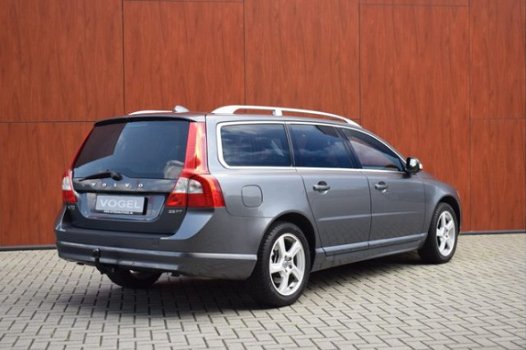 Volvo V70 - 2.5 FT-231PK-Summum-Aut-Leer-Trekhaak-17inch - 1