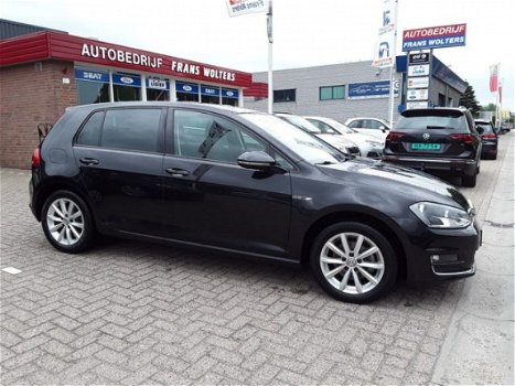 Volkswagen Golf - 2.0 TDI SOUND HIGHLINE / NAVI / PDC - 1