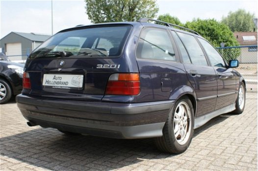 BMW 3-serie Touring - 320i - Meeneemprijs - 1