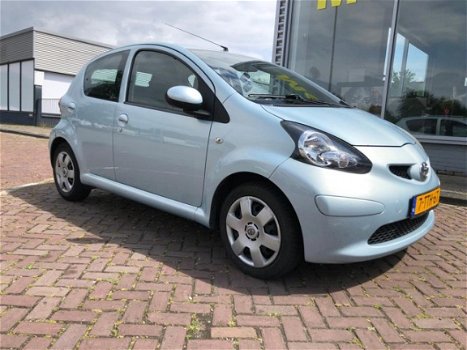 Toyota Aygo - 1.0 12V 5 drs Airco, NAVI, AUX, El. ramen - 1