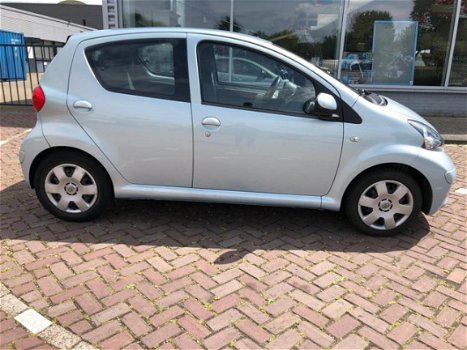 Toyota Aygo - 1.0 12V 5 drs Airco, NAVI, AUX, El. ramen - 1