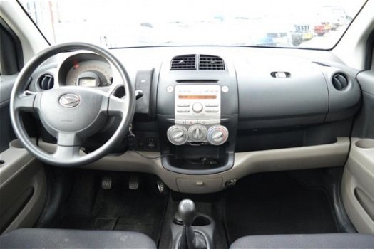 Daihatsu Sirion 2 - 1.3-16V Comfort 5 drs NAP Nieuwe APK - 1