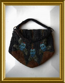 Nog een antiek kralentasje / tasje met kraaltjes // antique beaded purse