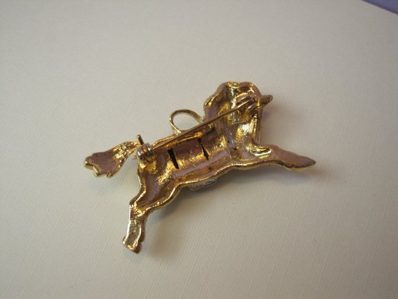 Broche goudkleurig pony paard met heldere en aubergine paarse kristal rijnstenen3.9x2.4 cm - Afbeelding 3