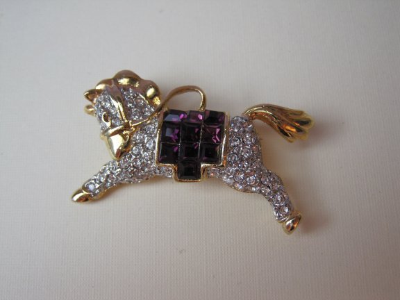 Broche goudkleurig pony paard met heldere en aubergine paarse kristal rijnstenen3.9x2.4 cm - Afbeelding 4