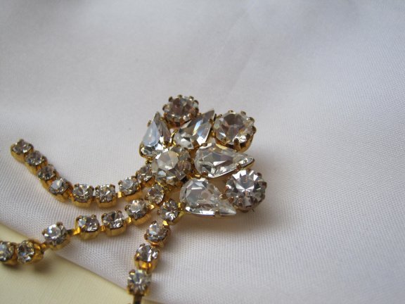 Broche goudkleurig met sliertjes en kristal rijnstenen 6.3x2.6 cm - Afbeelding 5