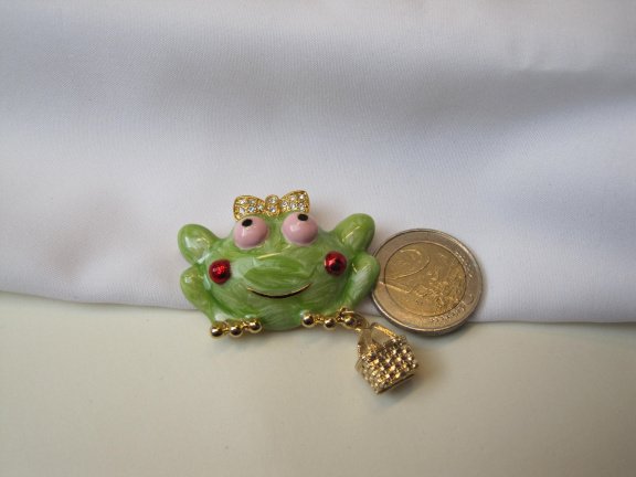 Broche goudkleurig en groen gemarmerd emaille prinses kikker 4.3x3.2 cm - Afbeelding 5