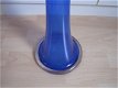 Lange blauwe glazen vaas - 2 - Thumbnail