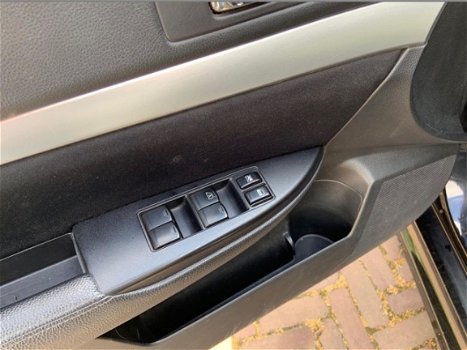 Subaru Legacy Touring Wagon - 2.0i Intro - 1