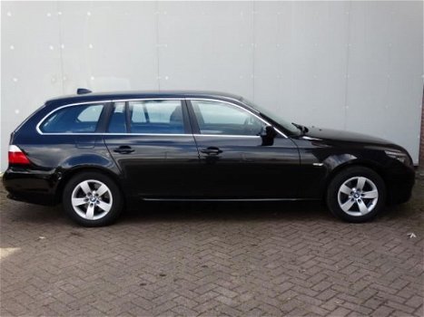 BMW 5-serie Touring - 520d Corporate Business Line NL Auto Afneembare Trekhaak - 1