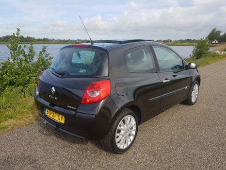 Renault Clio - 2.0-16V Dynamique S - 1