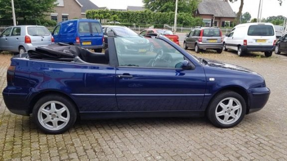 Volkswagen Golf Cabriolet - 1.8 Highline 90pk/66kw Blauw met. Nieuwe stoffen kap - 1