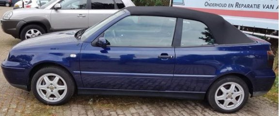 Volkswagen Golf Cabriolet - 1.8 Highline 90pk/66kw Blauw met. Nieuwe stoffen kap - 1
