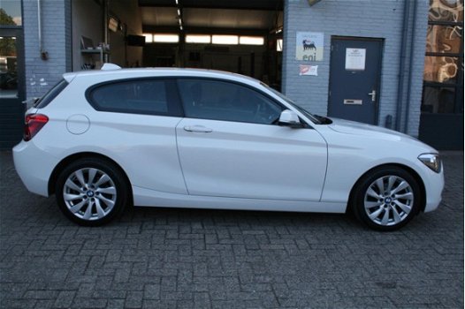 BMW 1-serie - 116d 116d Business, Automaat, Navigatie, lichtmetalen velgen, cruise control - 1