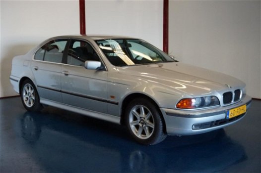 BMW 5-serie - 523i Executive Airco/Nieuw apk/Nette auto - 1