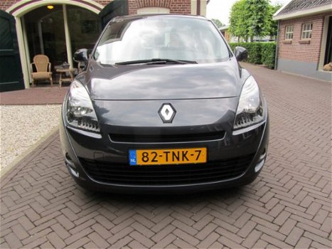 Renault Grand Scénic - 1.6 Express. 7-persoons Navigatie, Panoramadak, Clima - 1