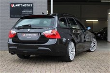 BMW 3-serie Touring - 320i M-SPORT PANO NAVI XENON 19 INCH