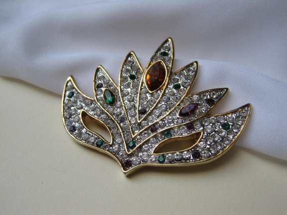 Broche goudkleurig bloem lelie model met paars,groen en amber kleurige steentjes 5.5x4.5 cm - Afbeelding 5