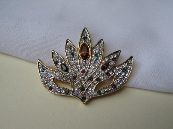 Broche goudkleurig bloem lelie model met paars,groen en amber kleurige steentjes 5.5x4.5 cm - Afbeelding 7
