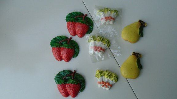 MAGNEETJES DIVERSE GROENTEN EN FRUIT 8 STUKS NIEUW - 1