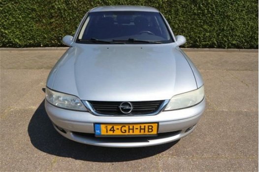 Opel Vectra - 1.8-16V Business Edition NETTE AUTO - 1