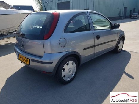 Opel Corsa - 1.0-12V Essentia tik in de motor wel - 1