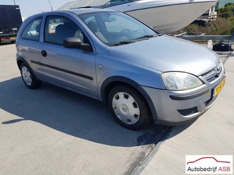 Opel Corsa - 1.0-12V Essentia tik in de motor wel - 1