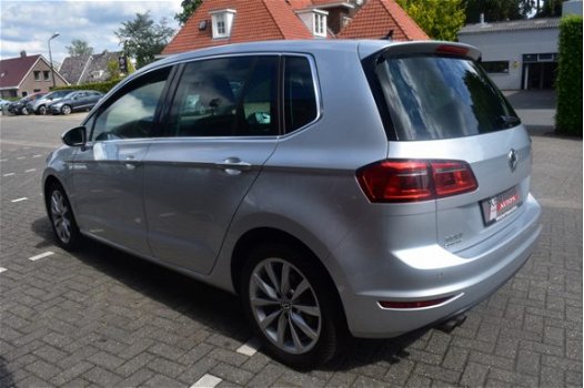 Volkswagen Golf Sportsvan - 1.4 TSI Highline /navigatie/parkeersensoren/cruise - 1