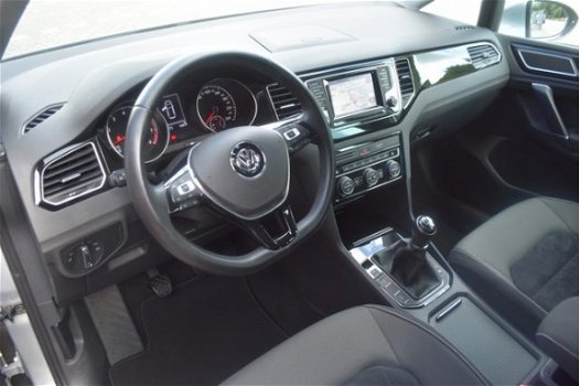 Volkswagen Golf Sportsvan - 1.4 TSI Highline /navigatie/parkeersensoren/cruise - 1