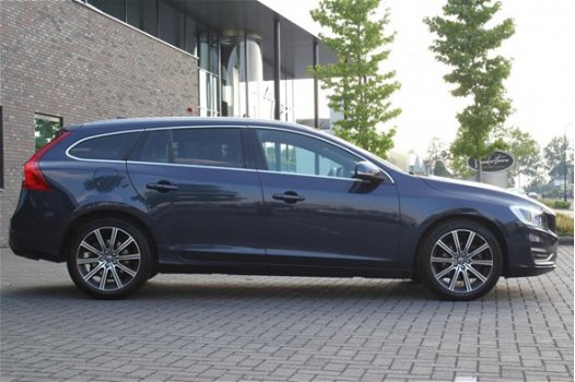 Volvo V60 - 2.0 D4 Summum - 1