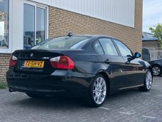 BMW 3-serie - 320i High Executive