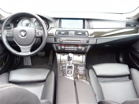BMW 5-serie - 520D Aut8 184pk Luxury High Exe Edition (schuifdak, m-sportleer, camera) - 1