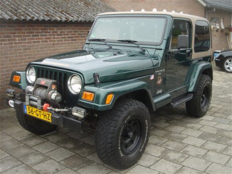 Jeep Wrangler - 4.0i Hardtop/Softtop Sahara - 1