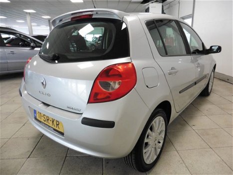 Renault Clio - 1.4-16V Dynamique Luxe / ECC / LMV - 1