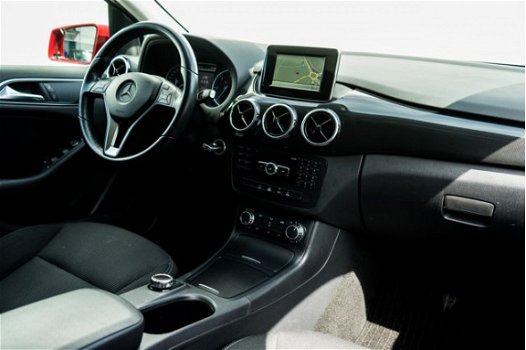 Mercedes-Benz B-klasse - 200 CDI Aut. 136pk Ambition Full map navigatie/ Bi xenon/ Cruise control/ T - 1