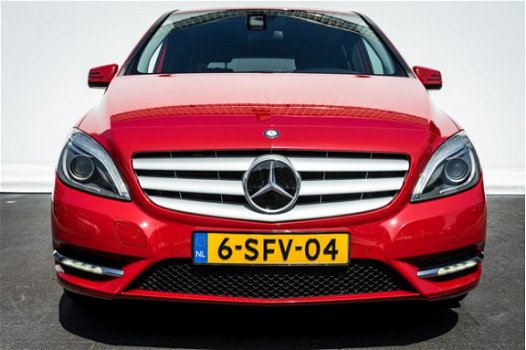 Mercedes-Benz B-klasse - 200 CDI Aut. 136pk Ambition Full map navigatie/ Bi xenon/ Cruise control/ T - 1