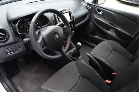 Renault Clio Estate - 1.5 dCi ECO Expression 50 procent deal 3.475, - ACTIE LED / PDC / Cruise / Nav - 1