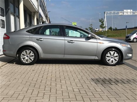 Ford Mondeo - 2.0-16V Trend 5Deurs nette auto - 1