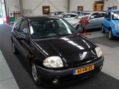 Renault Clio - 1.4-16V Si Stuurbekrachtiging - 1