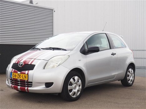 Toyota Yaris - 1.0 12V VVT-I 3DR Spirit - 1